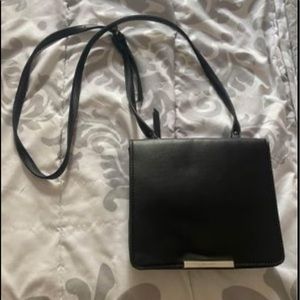 NWOT BLACK NINE WEST ESSENTIALS/WALLET CROSSBODY BAG